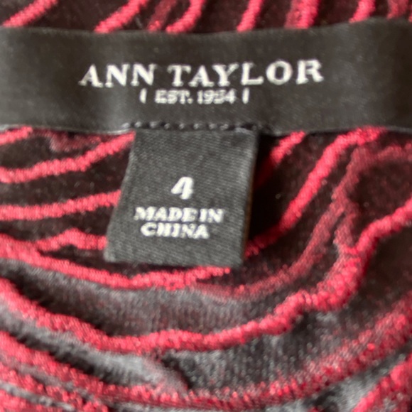 Ann Taylor Textured Skirt - Picture 3 of 5
